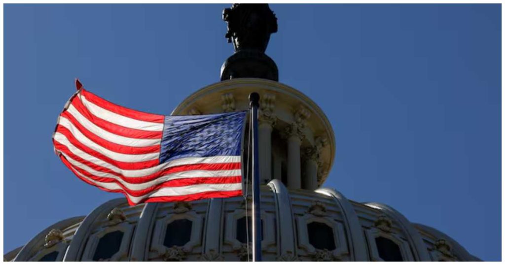 tbn24-20251002222241-4807-US Capitol flag