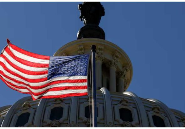 tbn24-20251002222241-4807-US Capitol flag