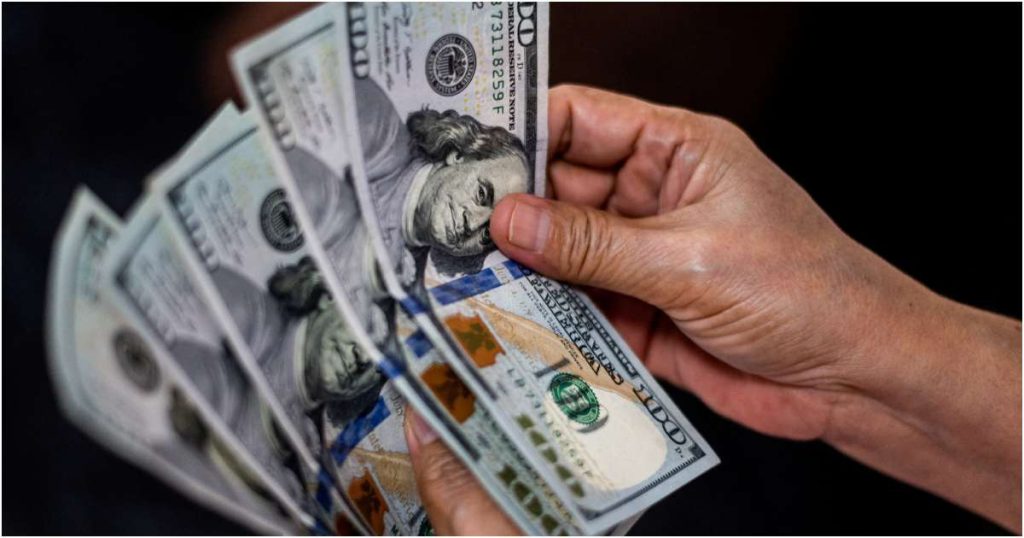 tbn24-20251026230543-7895-US dollar