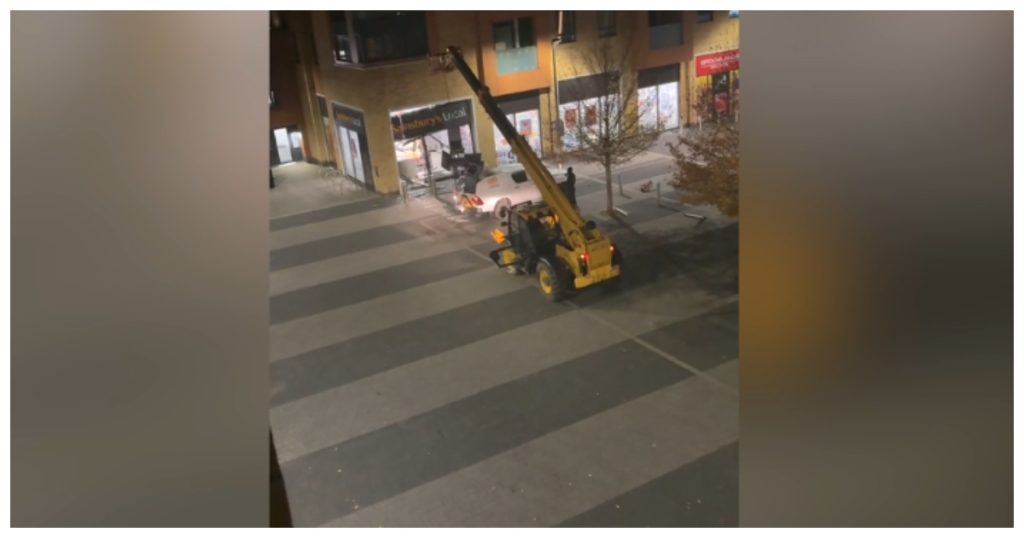 tbn24-20251030005959-1213-ATM Machine