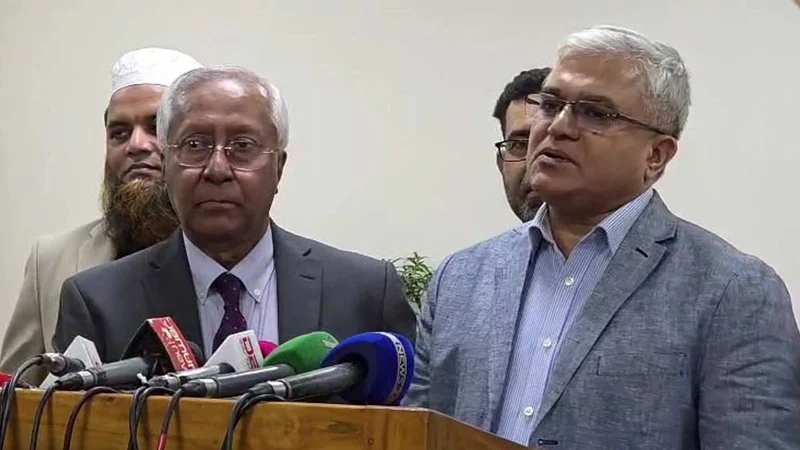 সৌদি আরবসহ ৭ দেশে প্রবাসী ভোটার নিবন্ধন ফের চালু শুক্রবার