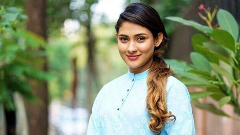 মেহজাবীনের বিরুদ্ধে মামলা করা কে এই আমিরুল?