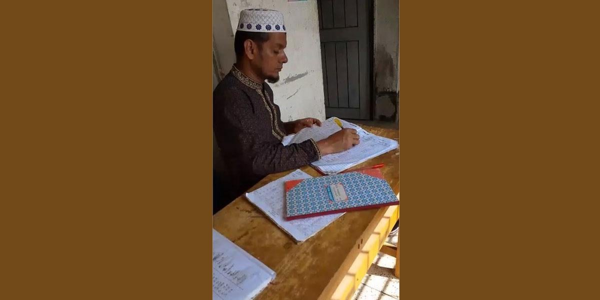 ৩০০০ দিনের স্বাক্ষর ৪ দিনে করলেন বানারীপাড়া ডিগ্রি কলেজের প্রভাষক