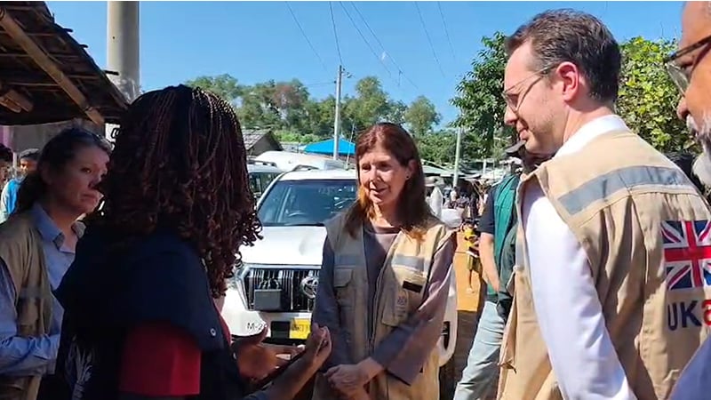 রোহিঙ্গা ক্যাম্প পরিদর্শন করলেন ব্রিটিশ মন্ত্রী জেনি চ্যাপম্যান