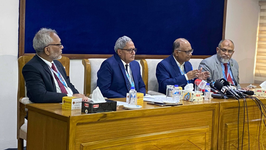 দুর্নীতি তদন্তে চাপ প্রয়োগ করলে নাম প্রকাশ করা হবে: দুদক চেয়ারম্যান