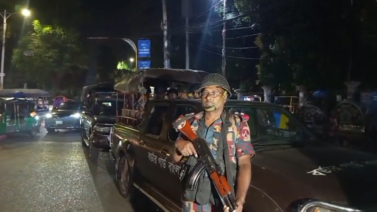 চট্টগ্রামে বিজিবি মোতায়েন, সর্বোচ্চ সতর্কতায় পুলিশ