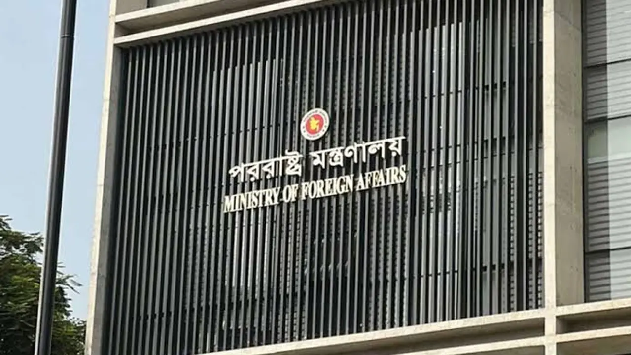 হাসিনাকে ফেরাতে দিল্লিকে চিঠি দিচ্ছে পররাষ্ট্র মন্ত্রণালয়