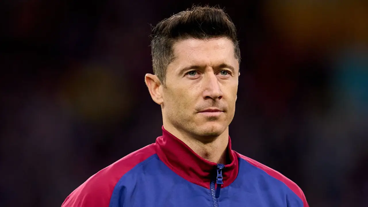 টাকা বাঁচাতে লেভানদোভস্কিকে গোল করতে মানা করেছিল বার্সা!