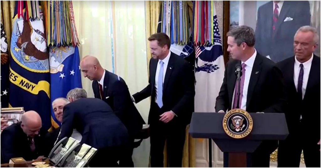 tbn24-20251107002349-2798-white house person collapsed