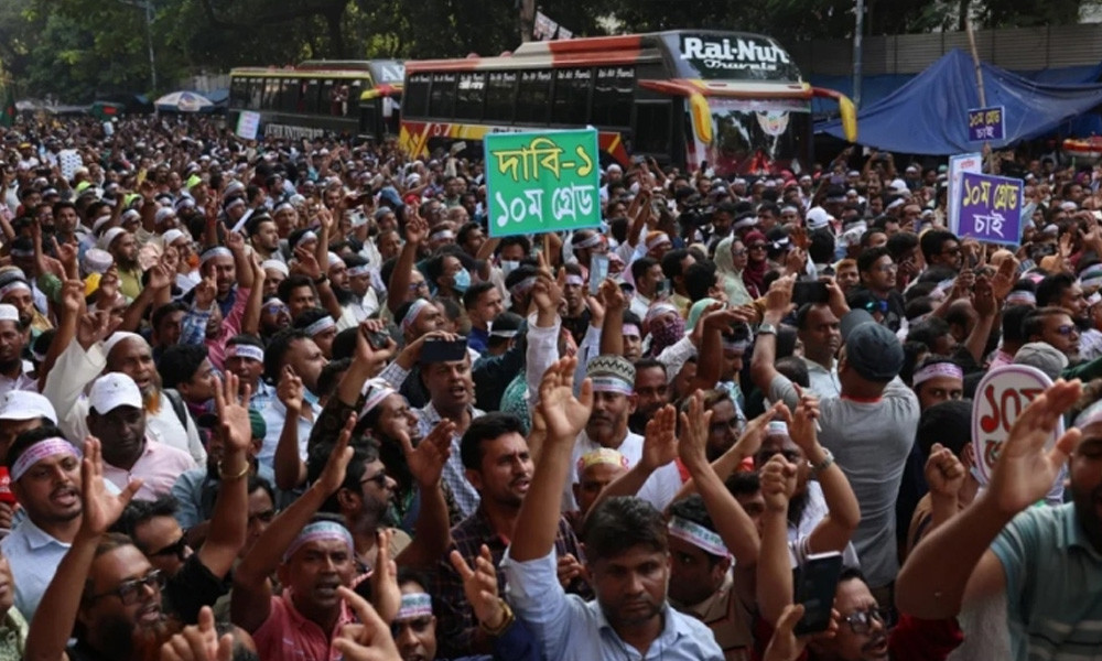 প্রাথমিক শিক্ষকদের কর্মবিরতি অব্যাহত, স্থগিত বার্ষিক পরীক্ষা