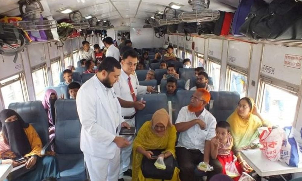 বিনা টিকিটে রেলওয়ে ভ্রমণ, একদিনেই ৪ লাখ টাকা জরিমানা আদায়