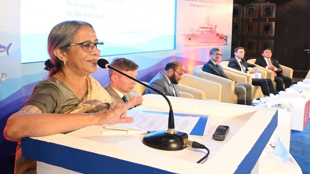 ‘সমুদ্রে অবৈধ ও অতিরিক্ত মৎস্য আহরণে মাছের সংস্থান কমে যাচ্ছে’