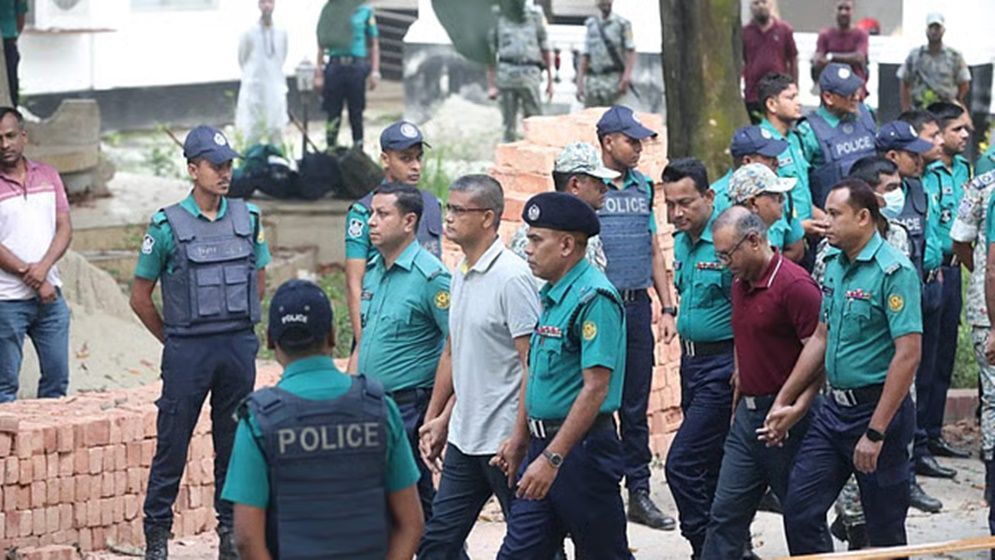 ১২ সেনা কর্মকর্তার বিরুদ্ধে অভিযোগ গঠন শুনানি পেছাল