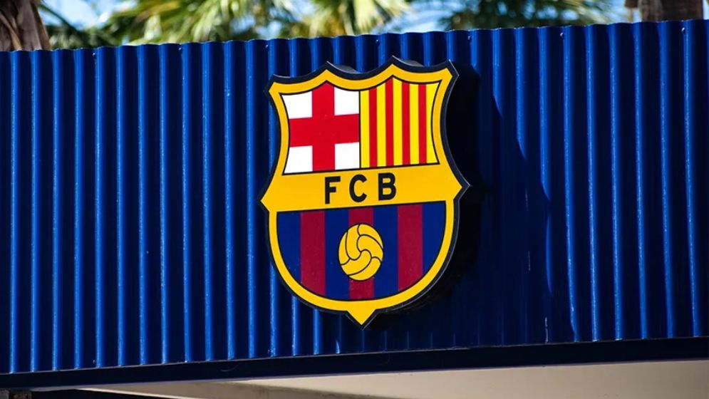 হামজাকে দলে টানতে চলেছে বার্সেলোনা