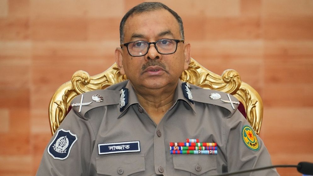 হাদিকে গুলি করা সন্ত্রাসীদের ধরতে মাঠে পুলিশ: ডিএমপি কমিশনার