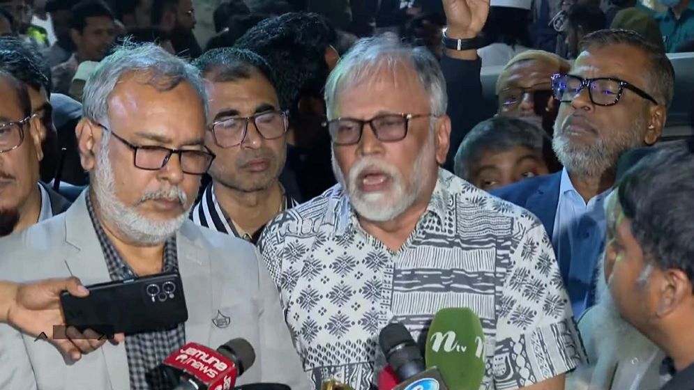 ‘হাদির অবস্থা সংকটাপন্ন, আগামী ৭২ ঘণ্টা খুবই ঝুঁকিপূর্ণ’