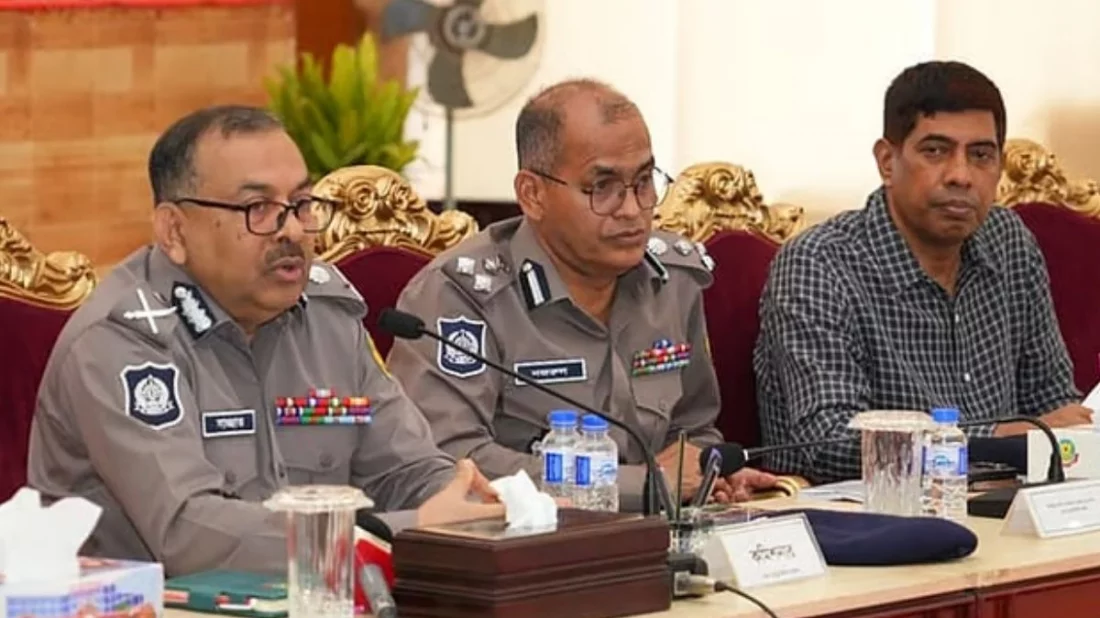নির্বাচনে পুলিশ সদস্যদের শতভাগ নিরপেক্ষ থাকতে হবে: ডিএমপি কমিশনার