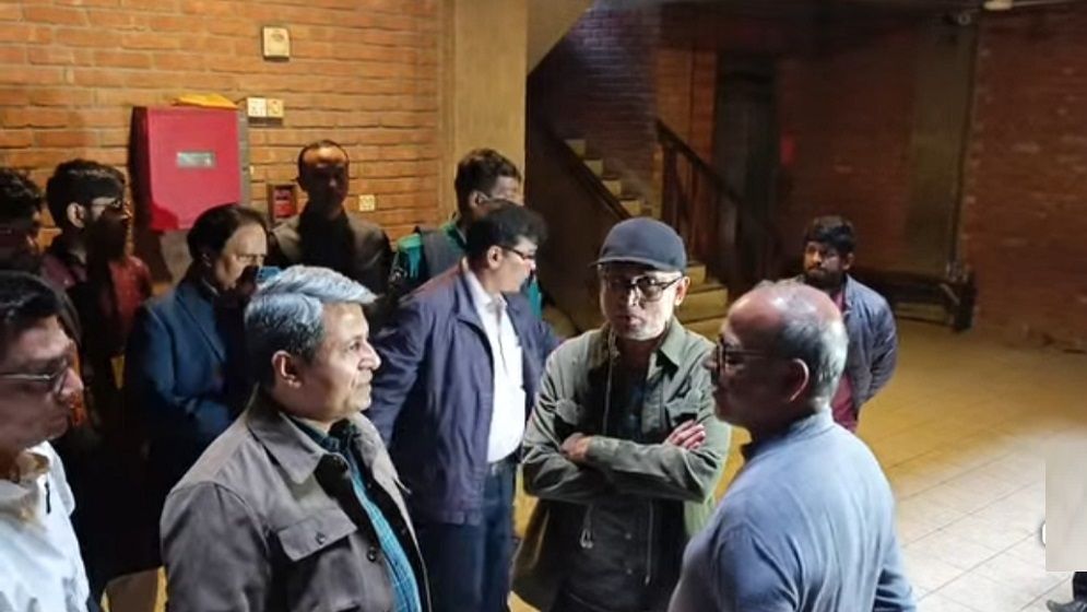 ছায়ানটে কঠোর নিরাপত্তা, পরিদর্শনে উপদেষ্টা ফারুকী