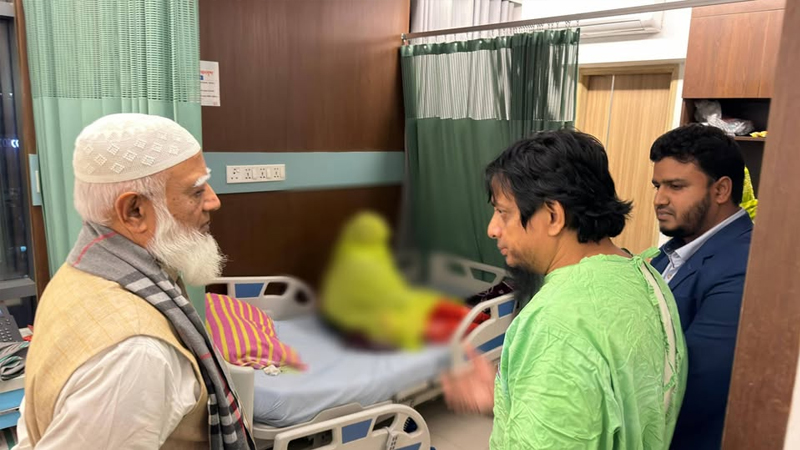 শহিদ ওসমান হাদির অসুস্থ মায়ের খোঁজ নিলেন জামায়াত আমির