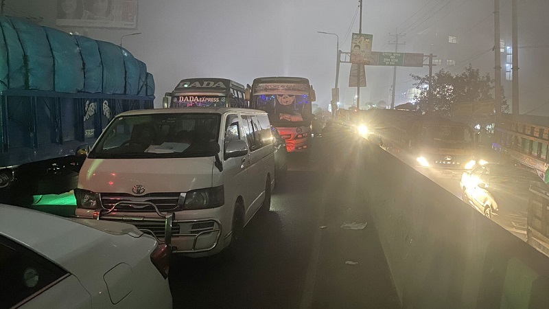 তারেক রহমানের নিরাপত্তা বহরের চাপে মহাসড়কে তীব্র যানজট, গাড়িতেই সন্তান প্রসব করলেন প্রসূতি মা