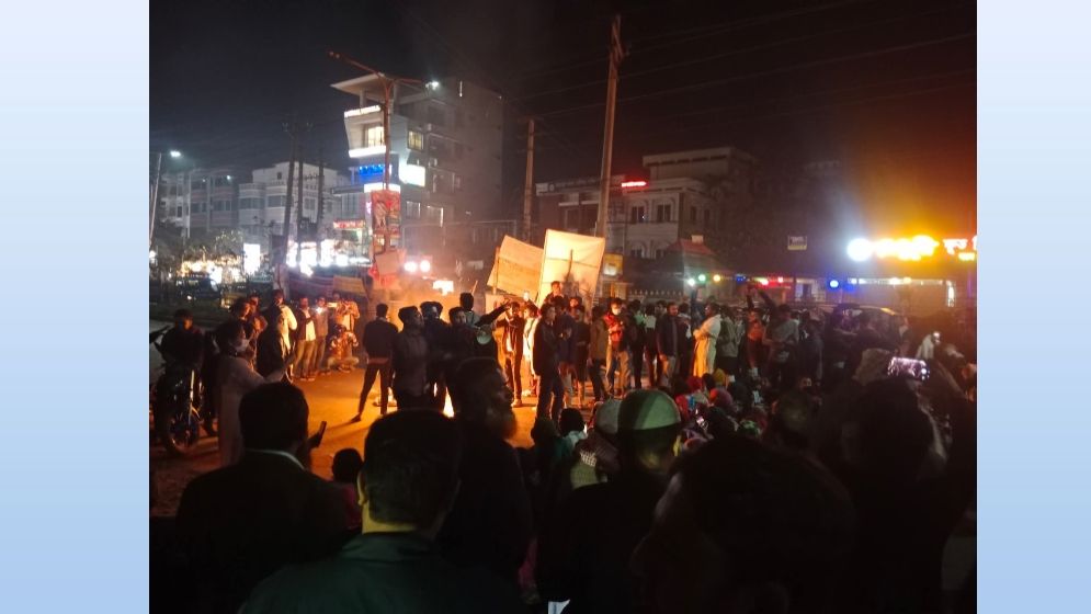 কলেজ মাঠে মাদক সেবনের প্রতিবাদ করায় শিক্ষার্থীর ওপর হামলা