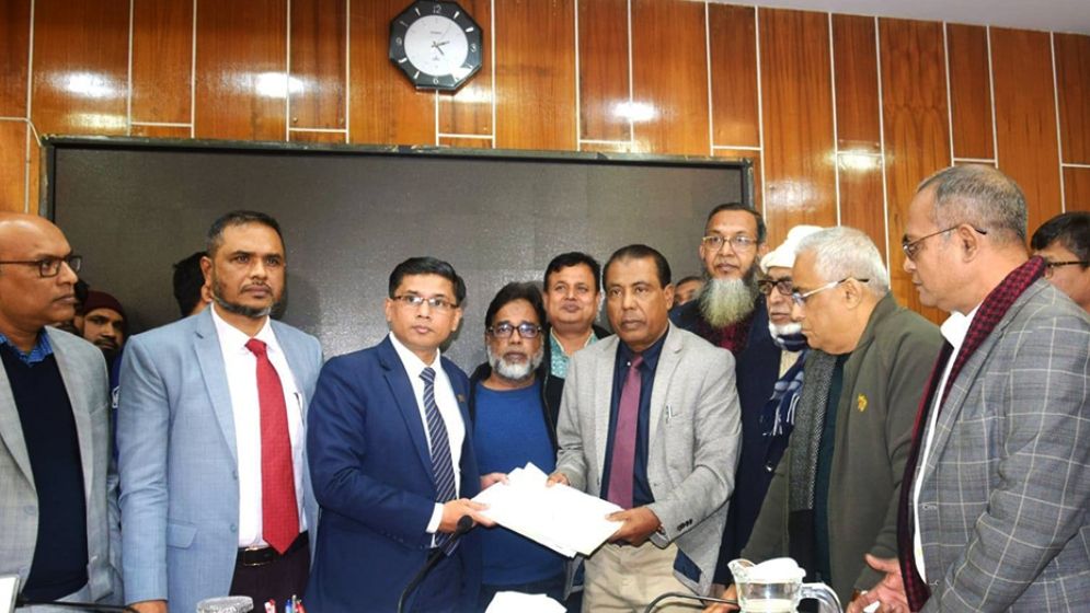 বগুড়ায় তারেক রহমানের মনোনয়নপত্র দাখিল