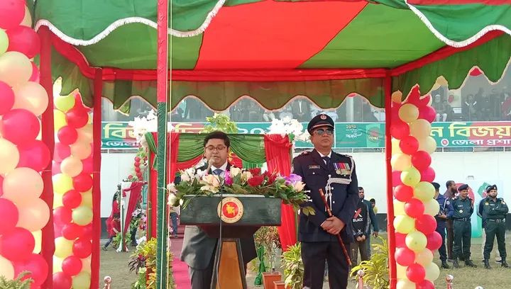 স্থানীয় প্রশাসনের উদ্যোগে যথাযোগ্য মর্যাদায় মহান বিজয় দিবস উদযাপিত