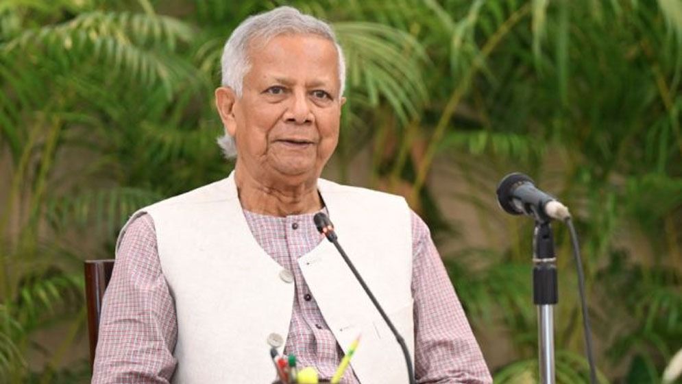 সীমান্তে অতন্দ্র প্রহরীর দায়িত্ব পালন করছে বিজিবি: প্রধান উপদেষ্টা