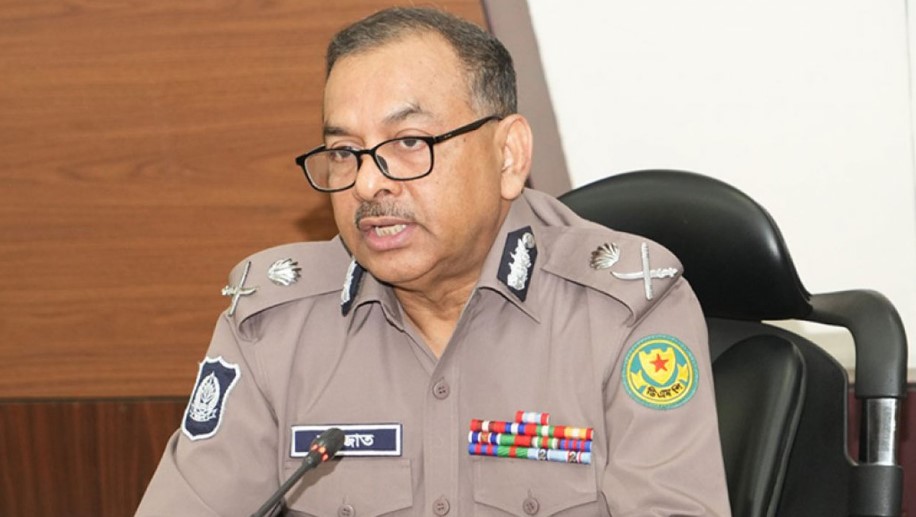 আন্দোলনকারীদের ধৈর্য ধরার আহ্বান ডিএমপি কমিশনারের