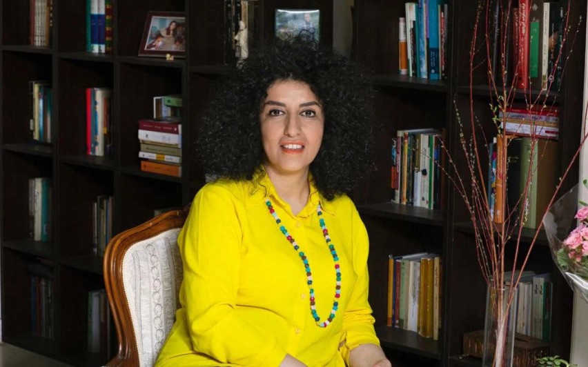 ইরানে নোবেল বিজয়ী নার্গিস মোহাম্মদিকে ‘হামলা’ করে গ্রেফতার করেছে নিরাপত্তা বাহিনী