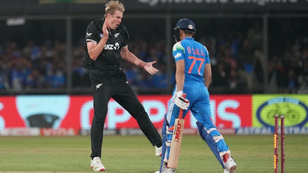 ভারতকে হারিয়ে পাকিস্তাকে স্মরণ করাল নিউজিল্যান্ড