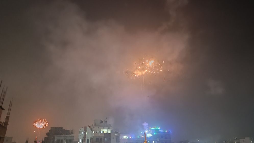 রাষ্ট্রীয় শোক ও নিষেধাজ্ঞা উপেক্ষা করে রাজধানীতে উচ্ছৃঙ্খল থার্টিফার্স্ট নাইট