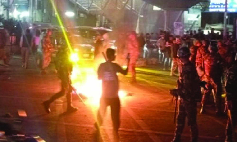 মোসাব্বির হত্যার প্রতিবাদে কারওয়ান বাজারে বিক্ষোভ