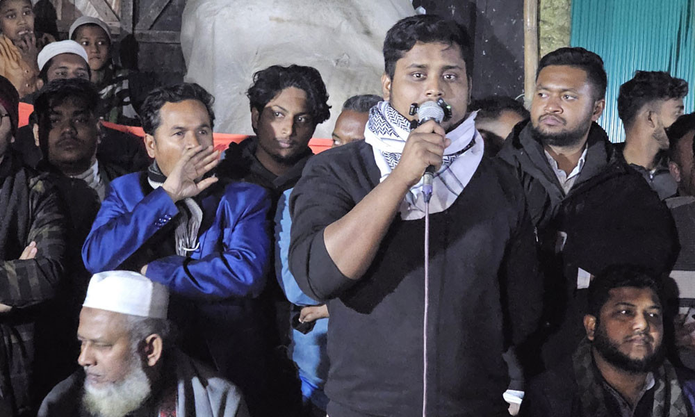 আমরা ঋণ খেলাপি করে ব্যাংকের টাকা মেরে দিয়ে জনগণের সেবা করতে আসিনি: হাসনাত