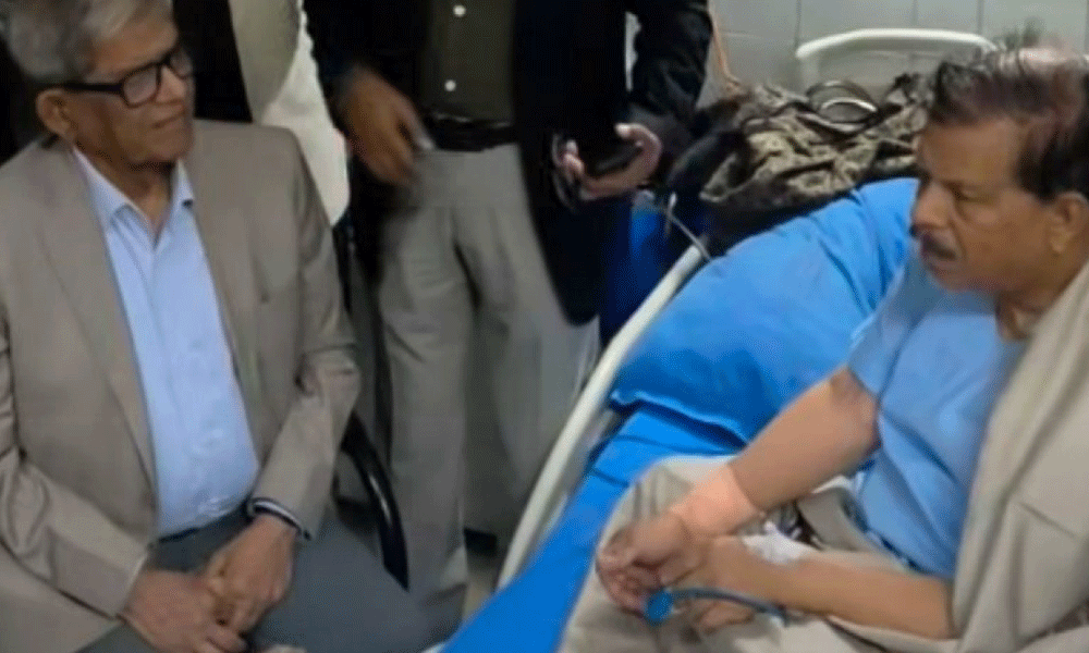 মান্নাকে দেখতে হাসপাতালে মির্জা ফখরুল