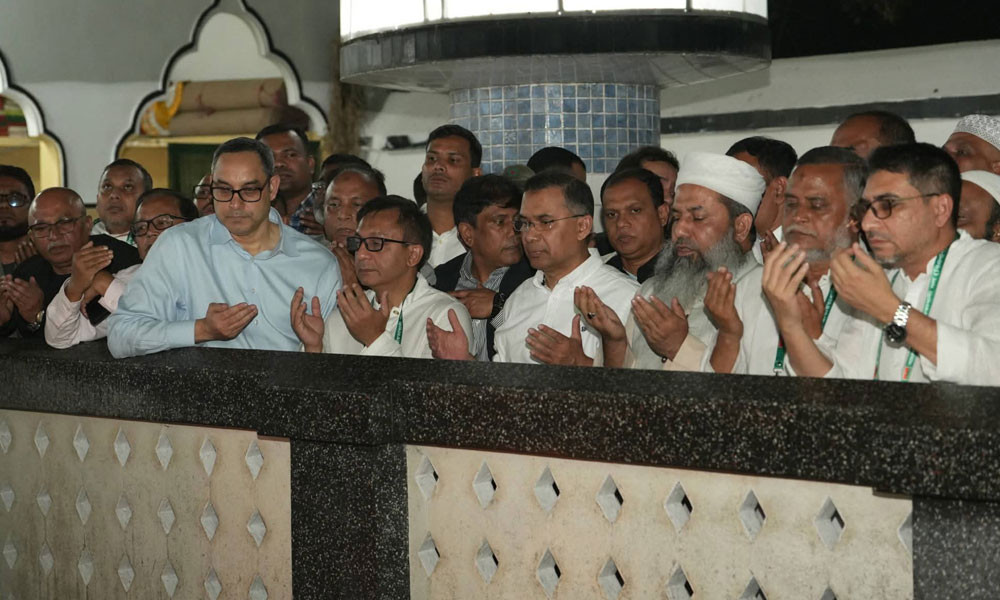 শাহজালাল (রহ.)-এর মাজার জিয়ারত করলেন তারেক রহমান