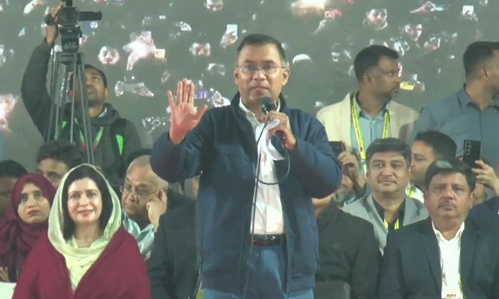 গাজীপুরে সমাবেশ মঞ্চে তারেক রহমান, নেতাকর্মীদের ঢল