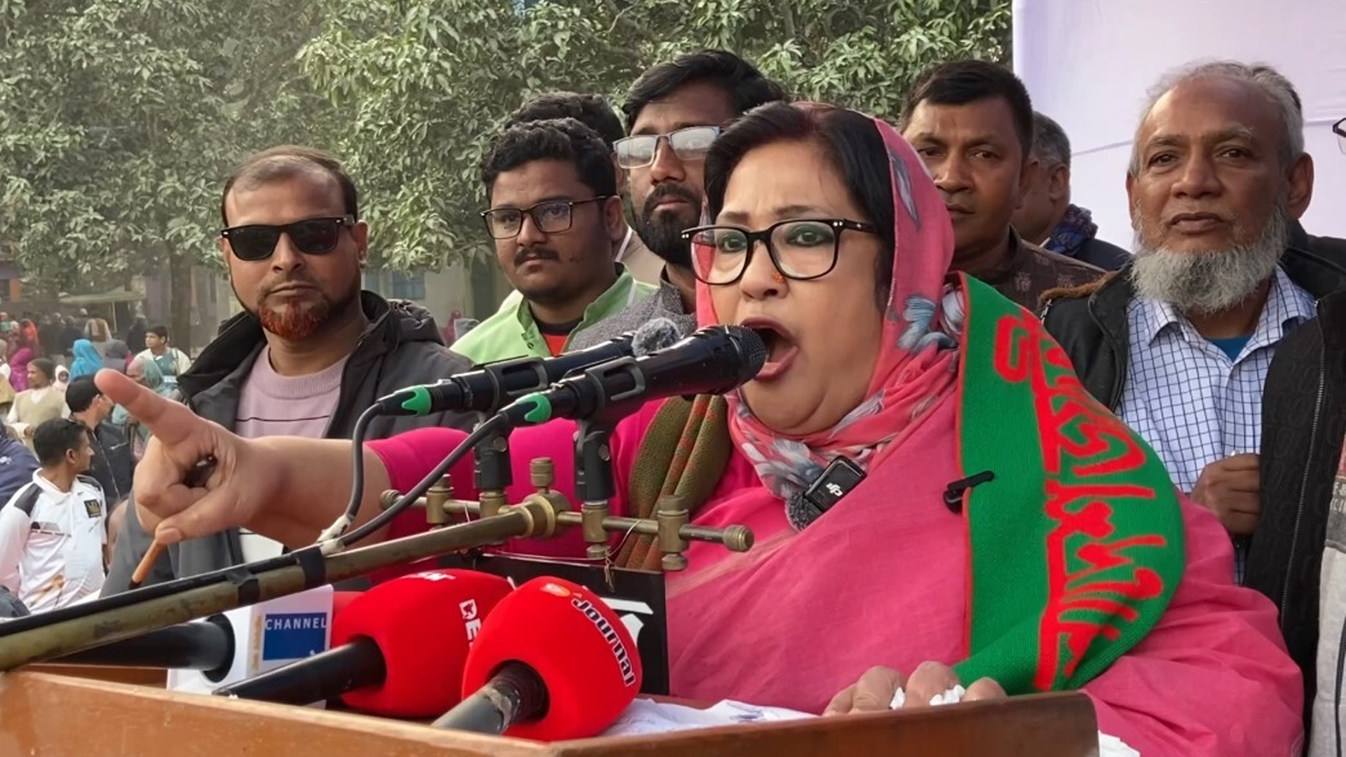 নির্বাচন ভন্ডুলের চেষ্টা হলে সরকারের কাউকে দেশ থেকে বের হতে দেব না: পাপিয়া