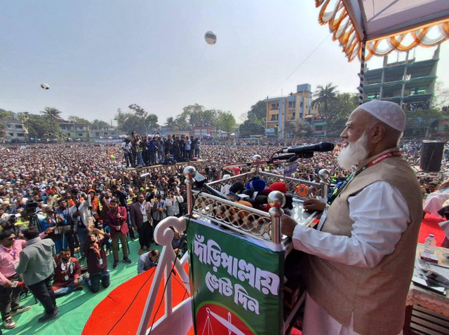 একহাতে ফ্যামিলি কার্ড ,”আর এক হাতে নারীর গায়ে হাত” চলতে পারে না-ডা: শফিকুর রহমান