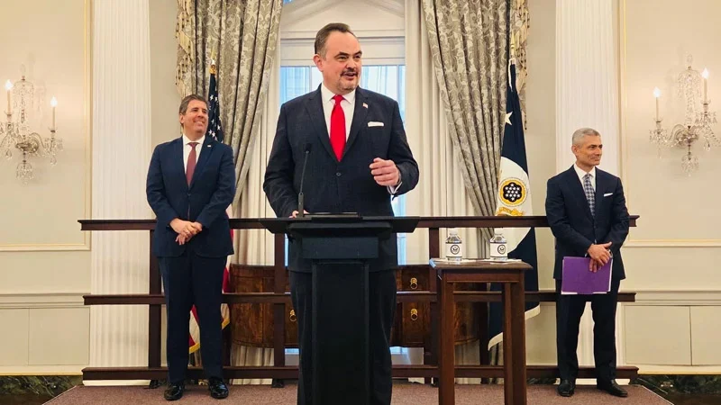 বেইজিংয়ের ক্রমবর্ধমান প্রভাব মোকাবিলায় কাজ করবেন ব্রেন্ট ক্রিস্টেনসেন