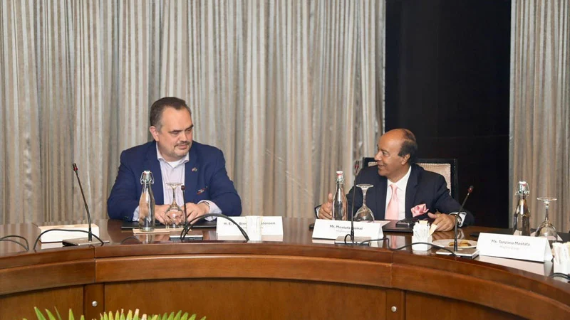 পাঁচ শীর্ষ ব্যবসায়ীর সঙ্গে মার্কিন রাষ্ট্রদূতের বৈঠক