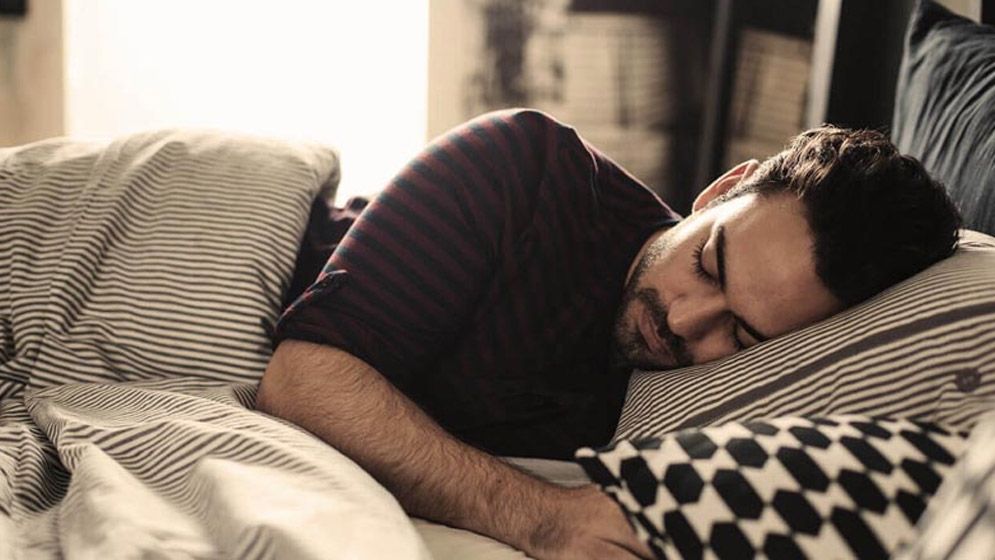 যে ভঙ্গিতে ঘুমানো স্বাস্থ্যের জন্য বেশি ক্ষতিকর