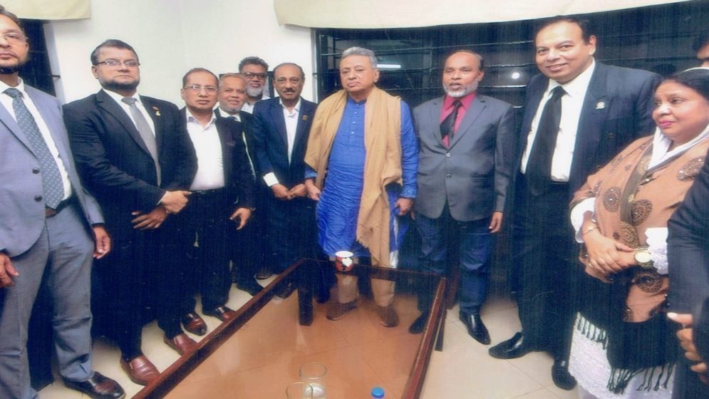 আমির খসরুর সঙ্গে কর আইনজীবী ফোরামের নেতাদের মতবিনিময়