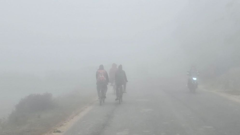 নওগাঁয় মৃদু শৈত্যপ্রবাহ, তাপমাত্রা নেমেছে ৯ ডিগ্রিতে