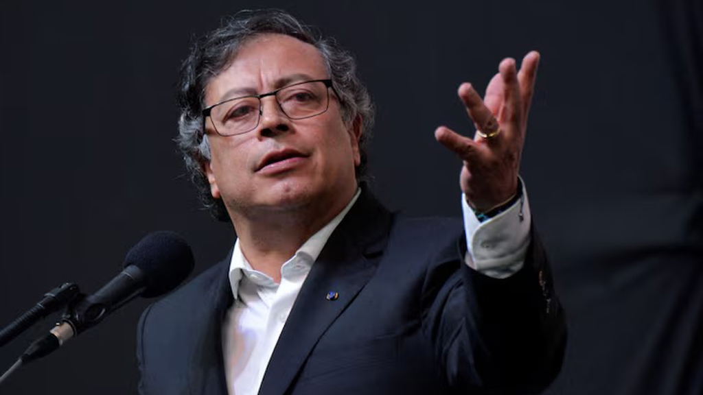 ‘আসুন তুলে নিয়ে যান’, মাদুরোর মতোই ট্রাম্পকে চ্যালেঞ্জ কলম্বিয়ার প্রেসিডেন্টের