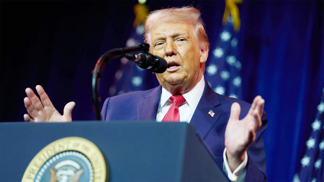 ইরানকে স্বাধীনতা এনে দিতে প্রস্তুত যুক্তরাষ্ট্র: ট্রাম্প