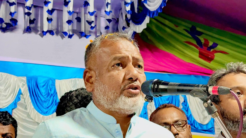 দুর্ঘটনায় মৃত কর্মীর কথা বলতে গিয়ে কাঁদলেন জিলানী