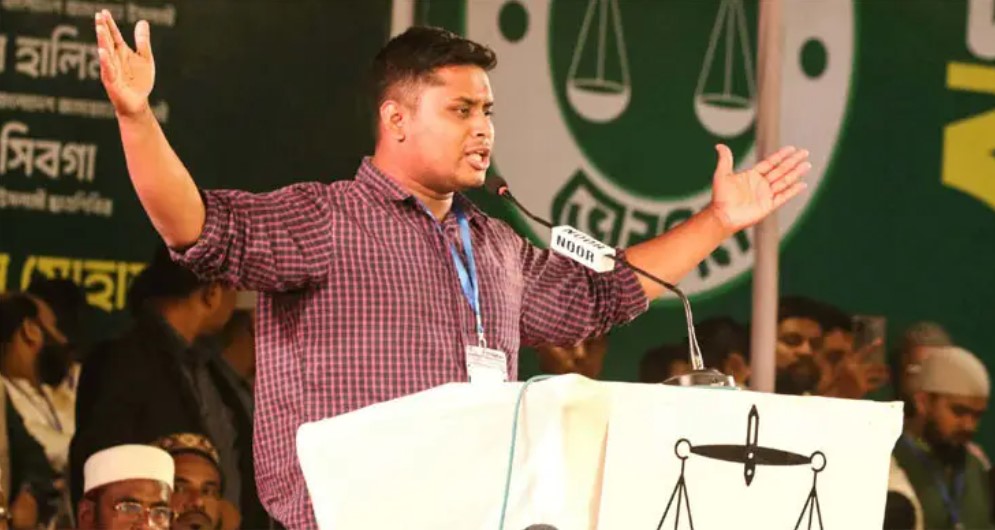 এক হাতে ফ্যামিলি কার্ডের ঘোষণা, অন্য হাতে হিজাব খুলে নেওয়া দ্বিচারিতা: হাসনাত আবদুল্লাহ