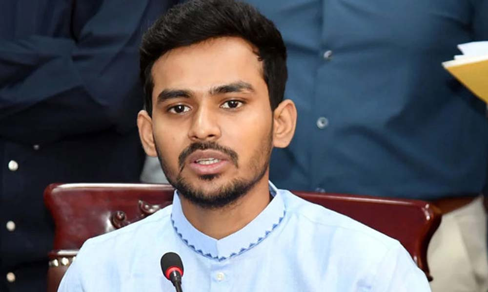 টাকা জব্দের নামে ব্যক্তিস্বাধীনতায় হস্তক্ষেপ করা হচ্ছে : আসিফ মাহমুদ