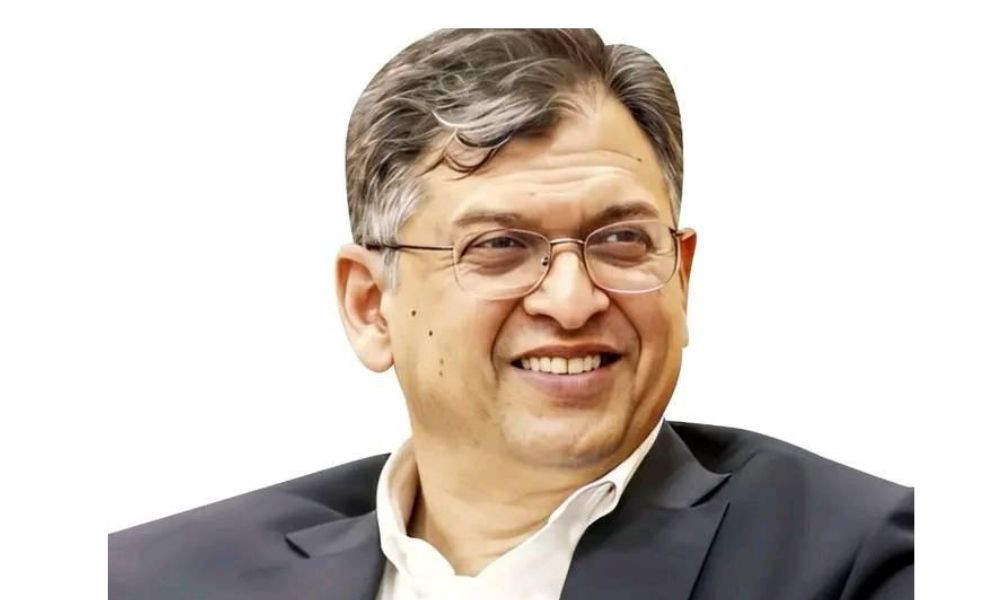 বড় ব্যবধানে এগিয়ে সালাহউদ্দিন আহমদ